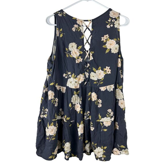 Torrid Black Floral Sleeveless Tiered Tank Top With Back Lace-Up Detail Size 1 - Picture 2 of 8